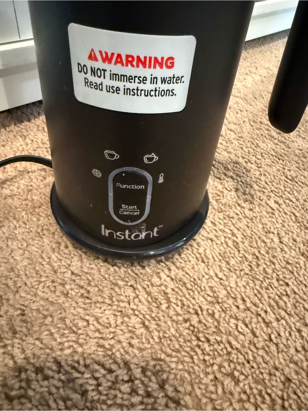 black Instant Pot 4-in-1 electric milk frother and steamer - Picture 3 of 6